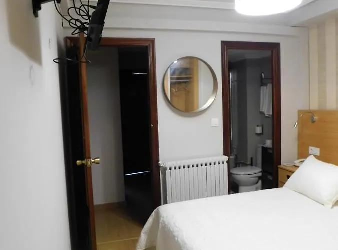 Crisol X Liste Station 3* آكورونيا